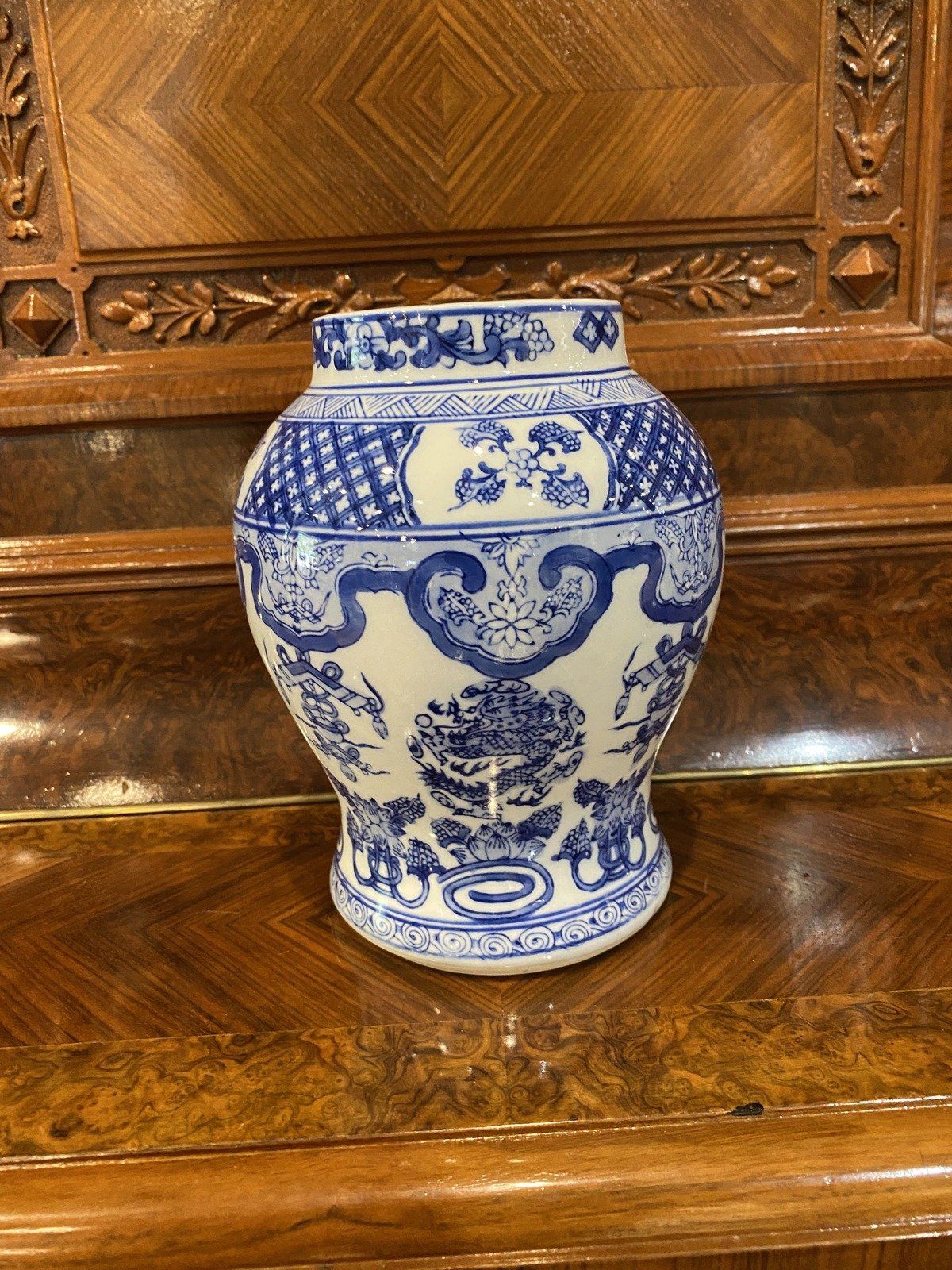 Blue and White Chinese Porcelain Vase #1323 2