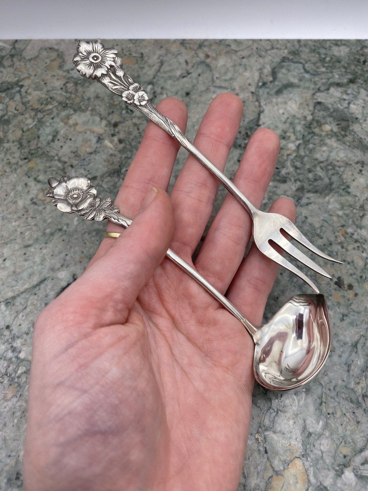 Silver Plated Reed & Barton 2pc Floral Figural Specialty Serving Utensils 2