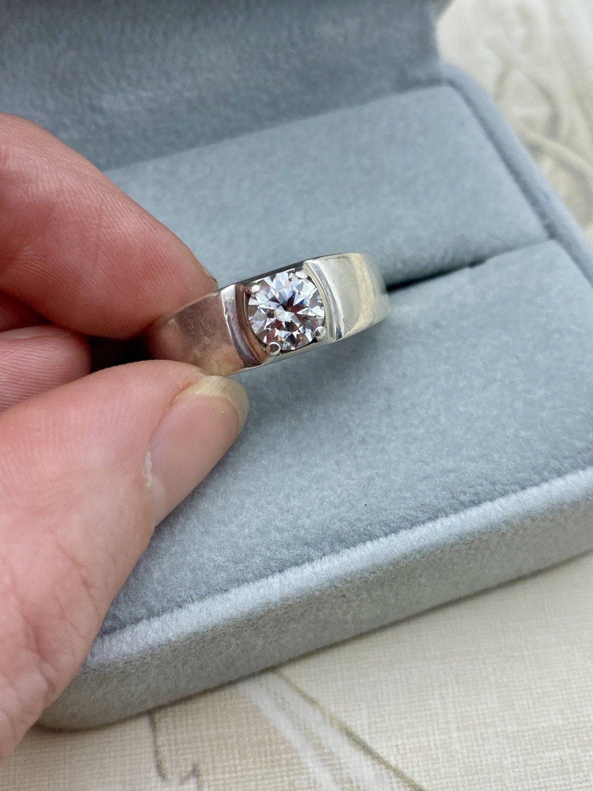 Handsome Sterling Silver Men's 1ct Moissonite Diamond Wedding Ring 7