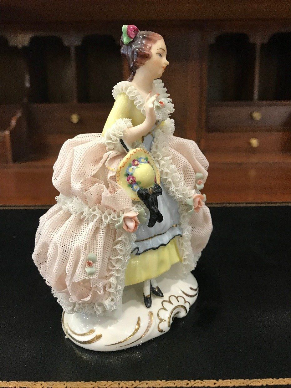 Stunning Dresden Lady Holding Hat Figurine 4