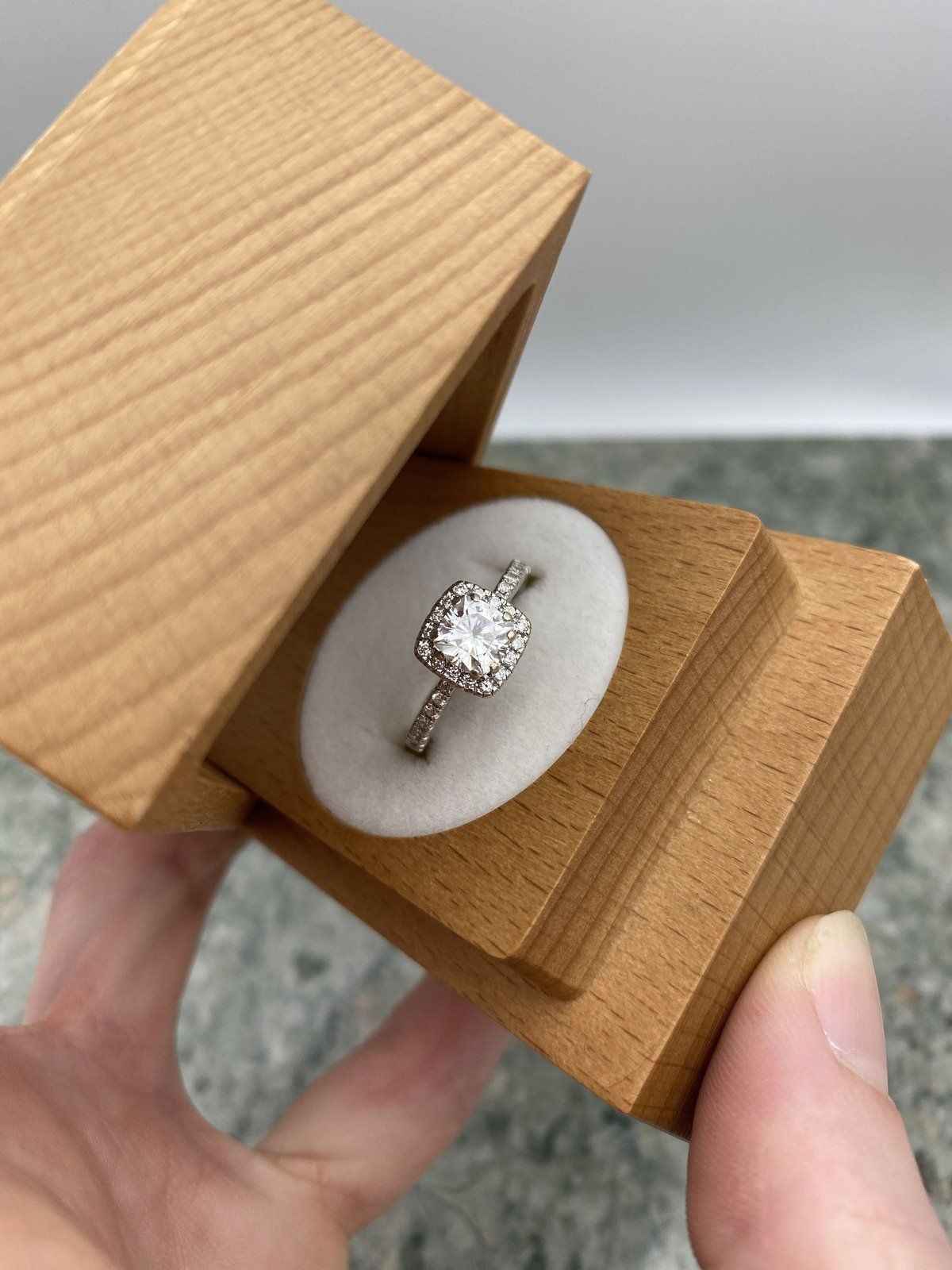 14k White Gold .85ct Center Moissanite Solitaire Diamond Engagement Ring 2