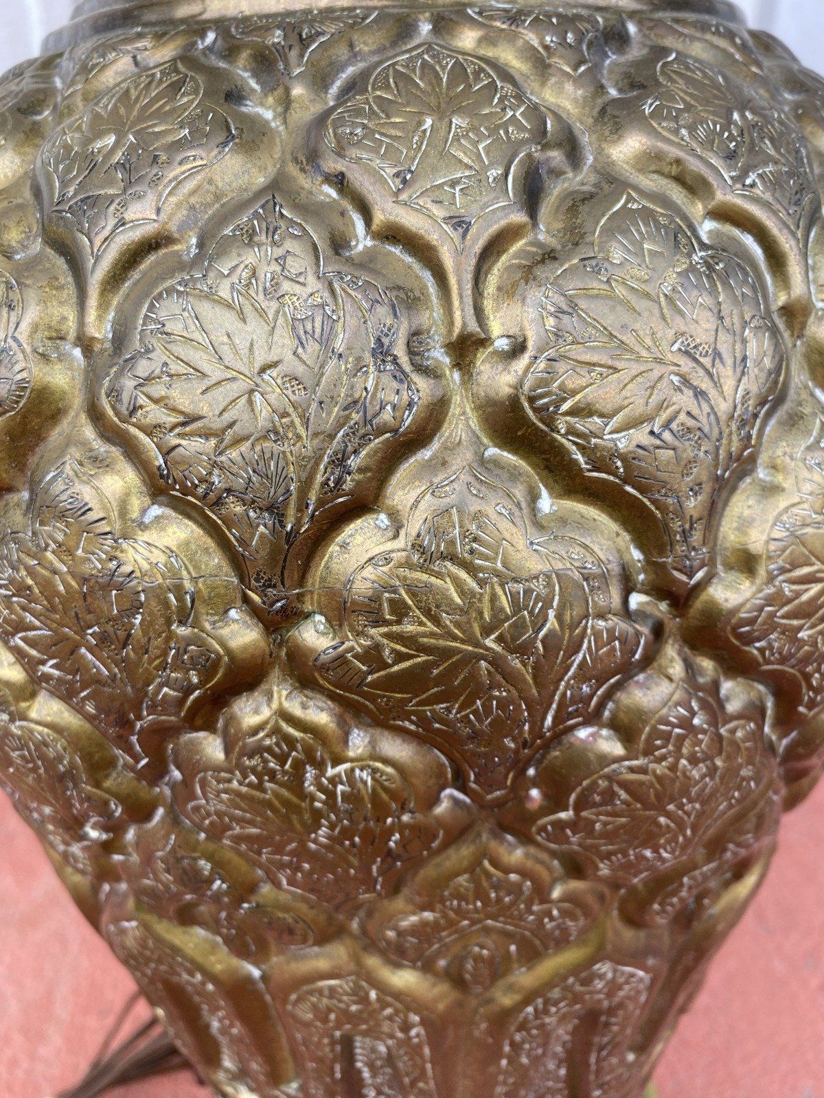 Large MCM Brass Quatrefoil Footed Urn Lamp w Big Ol' Shade 3