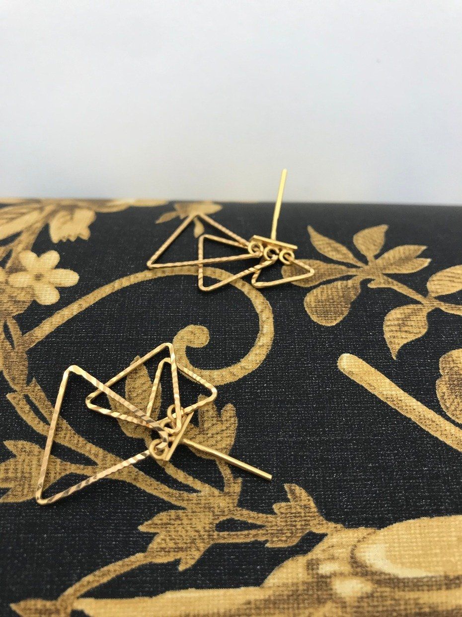 22k Gold Tiered Isosceles Swing Earrings 3