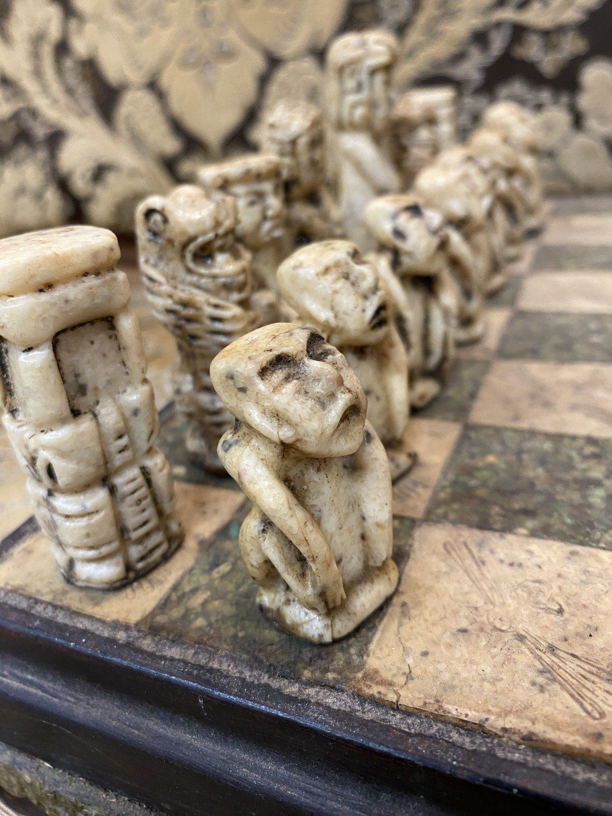 Vintage c.1960s/70s Wooden Gem Composite Mayan/Aztec Figural Chess Board Set 10