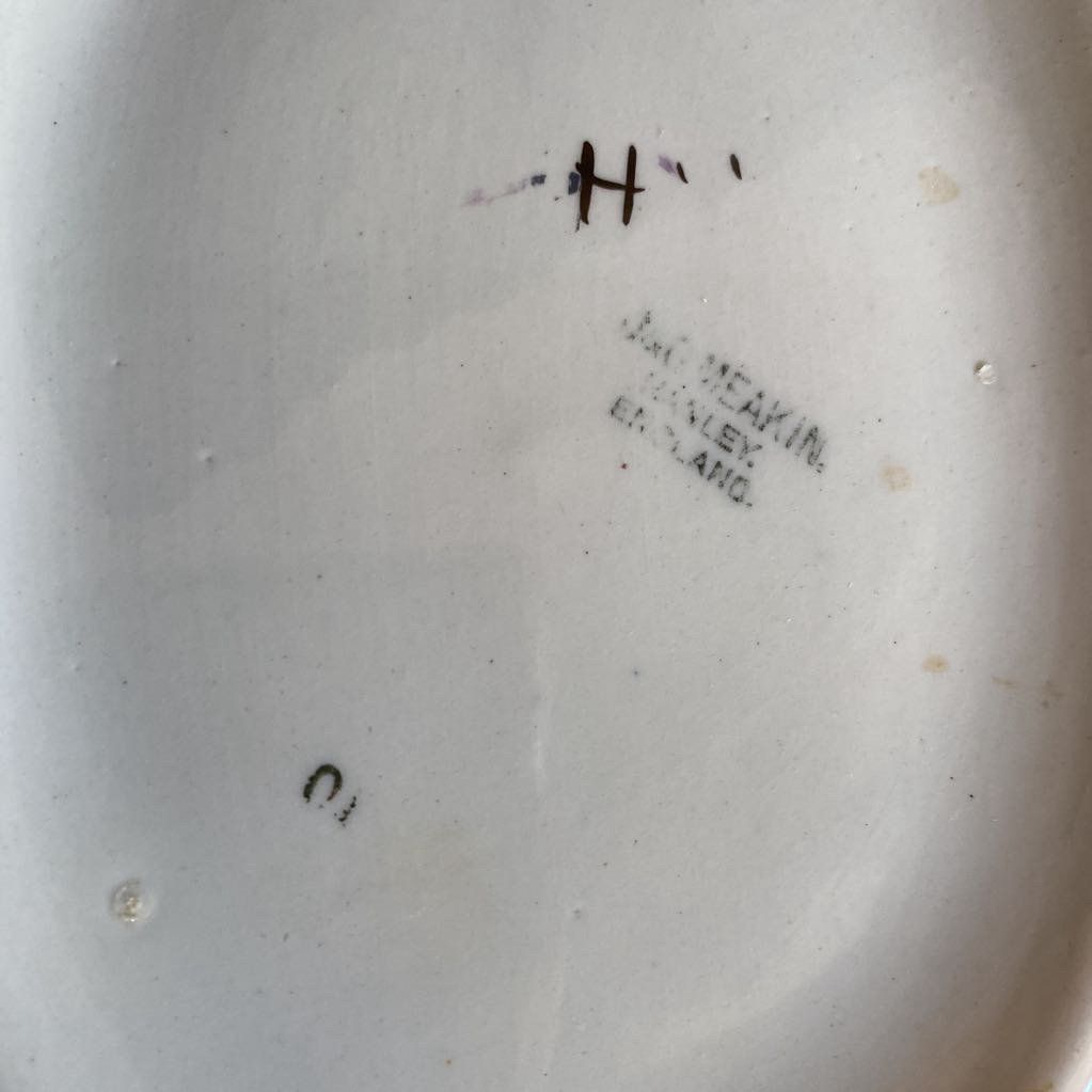 J G Meakin Hanley England Tureen 272 4