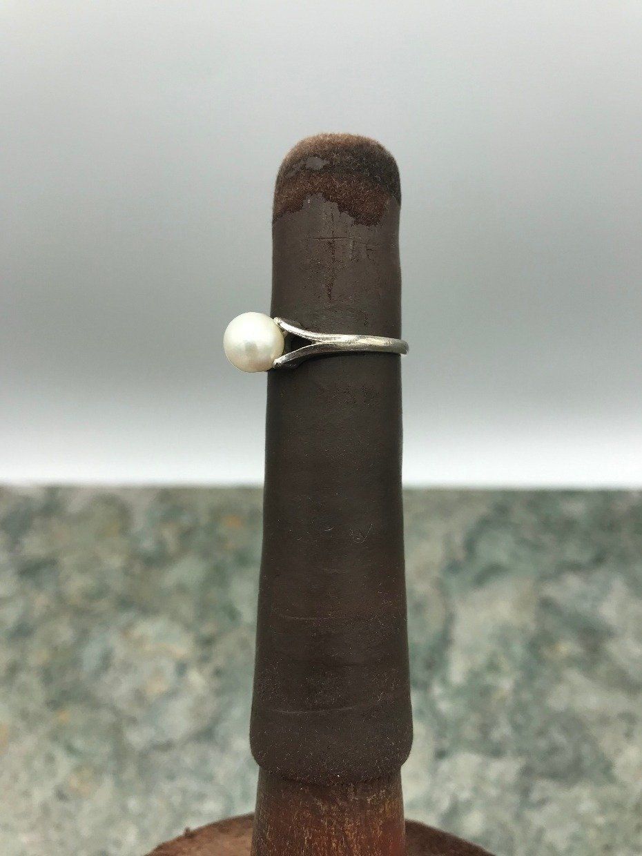14k White Gold Cultured Pearl Ring 2