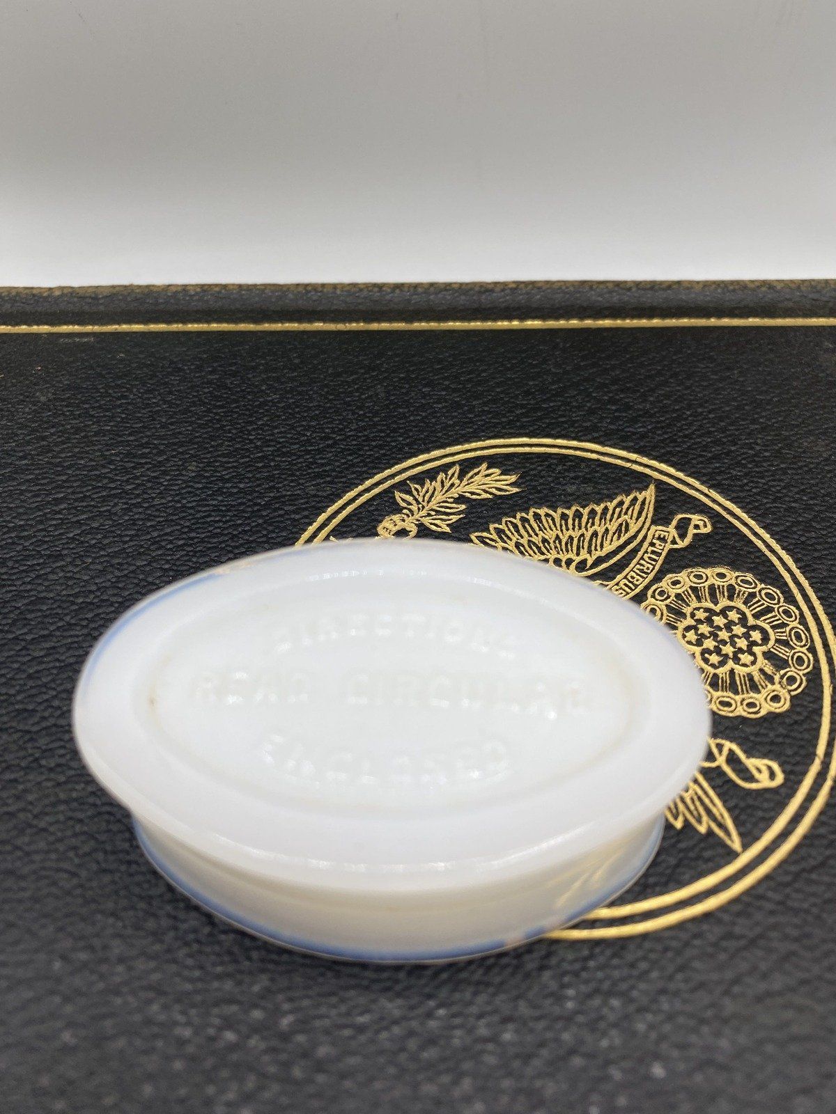 Black & White Bleach Cream Apothocary Milk Glass Dish 799 3