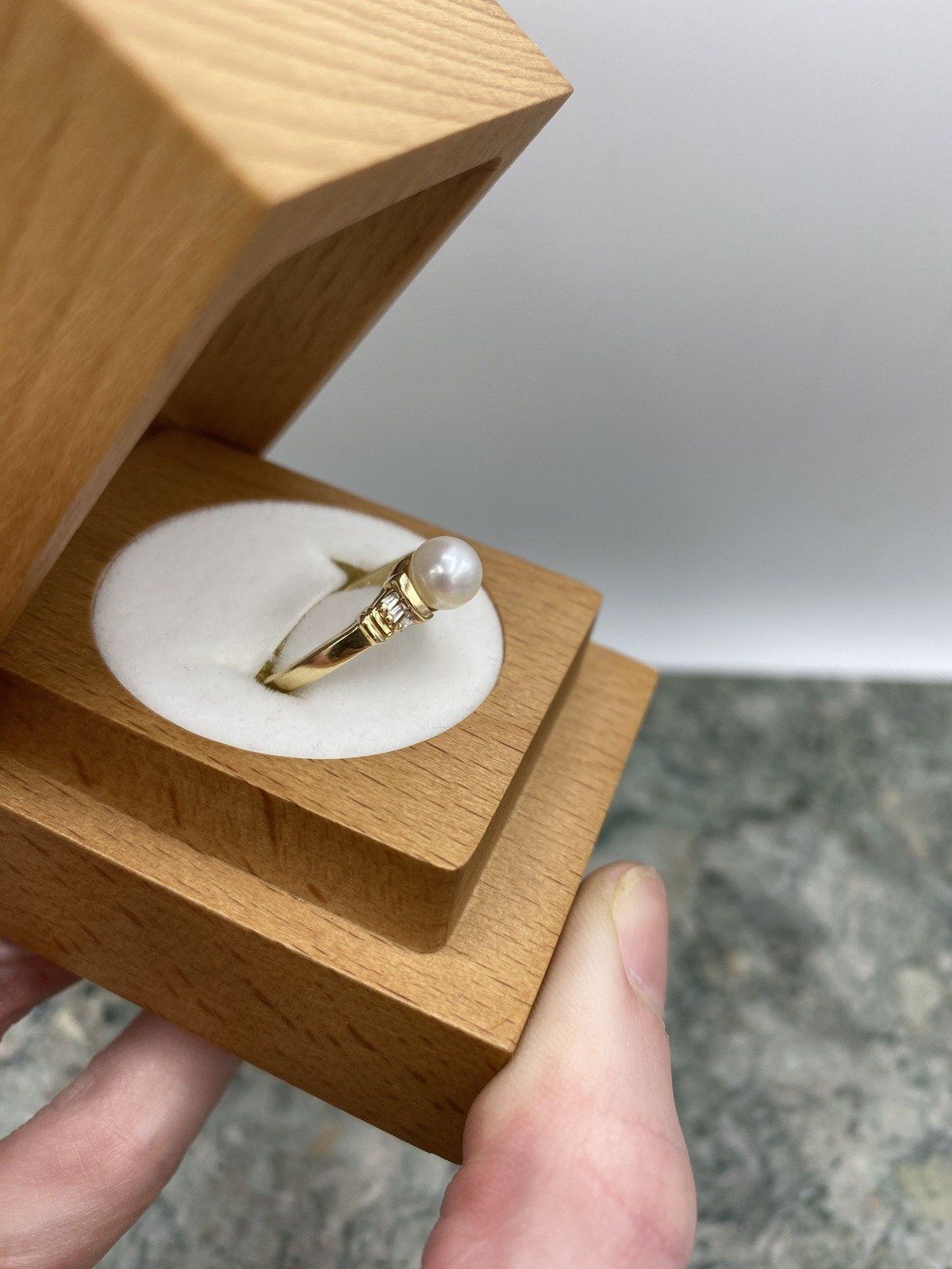 Lovely Minimalistic 14k Gold Vellmark Vintage Pearl + Diamond Ring 3