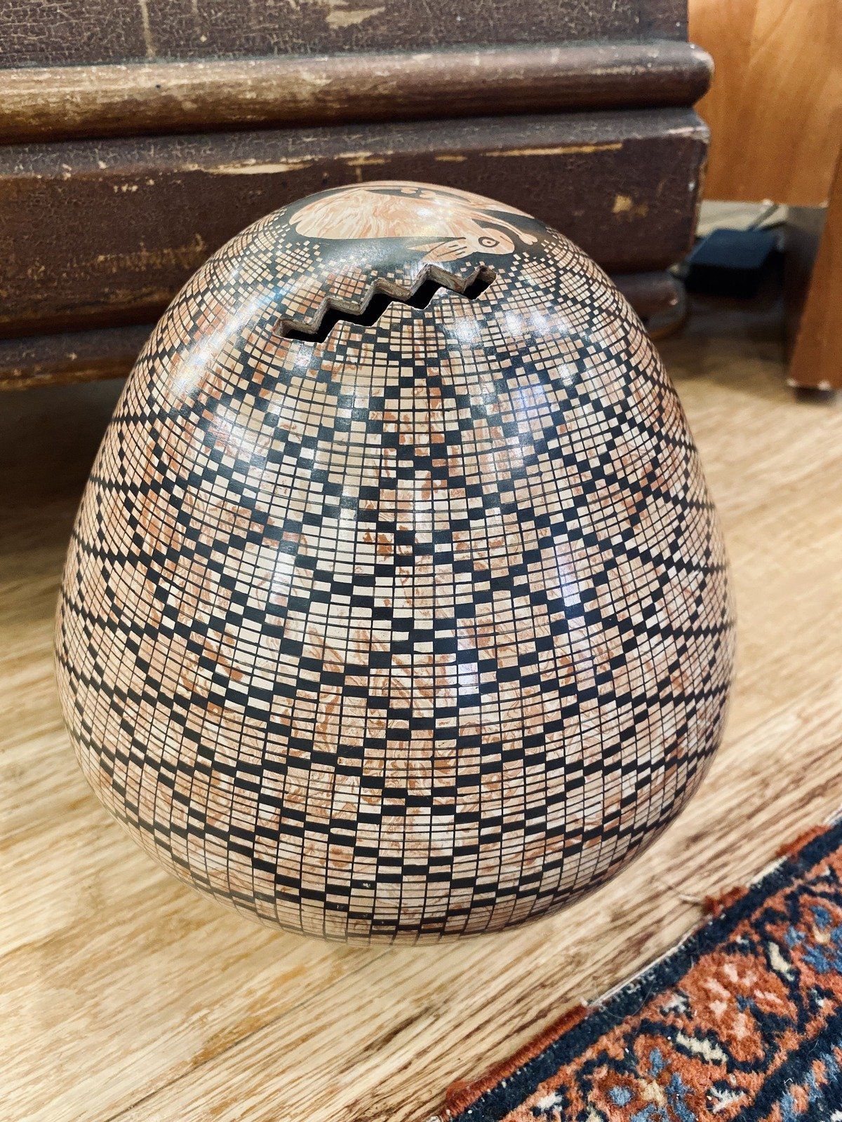 11 Mata Ortiz Signed Egged Pottery Vase w Dancing Hares