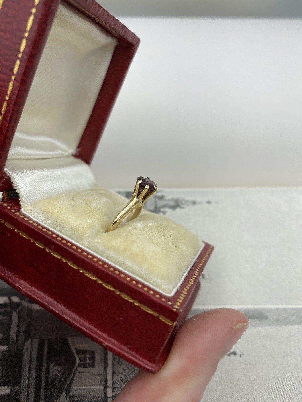 Vintage Minimalistic14k Gold  Sleekly Set Garnet Solitaire Ring 6