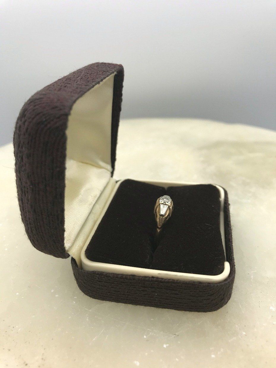 14k Gold c.1930s Art Deco Star Burst Single Diamond Engagement Ring 3