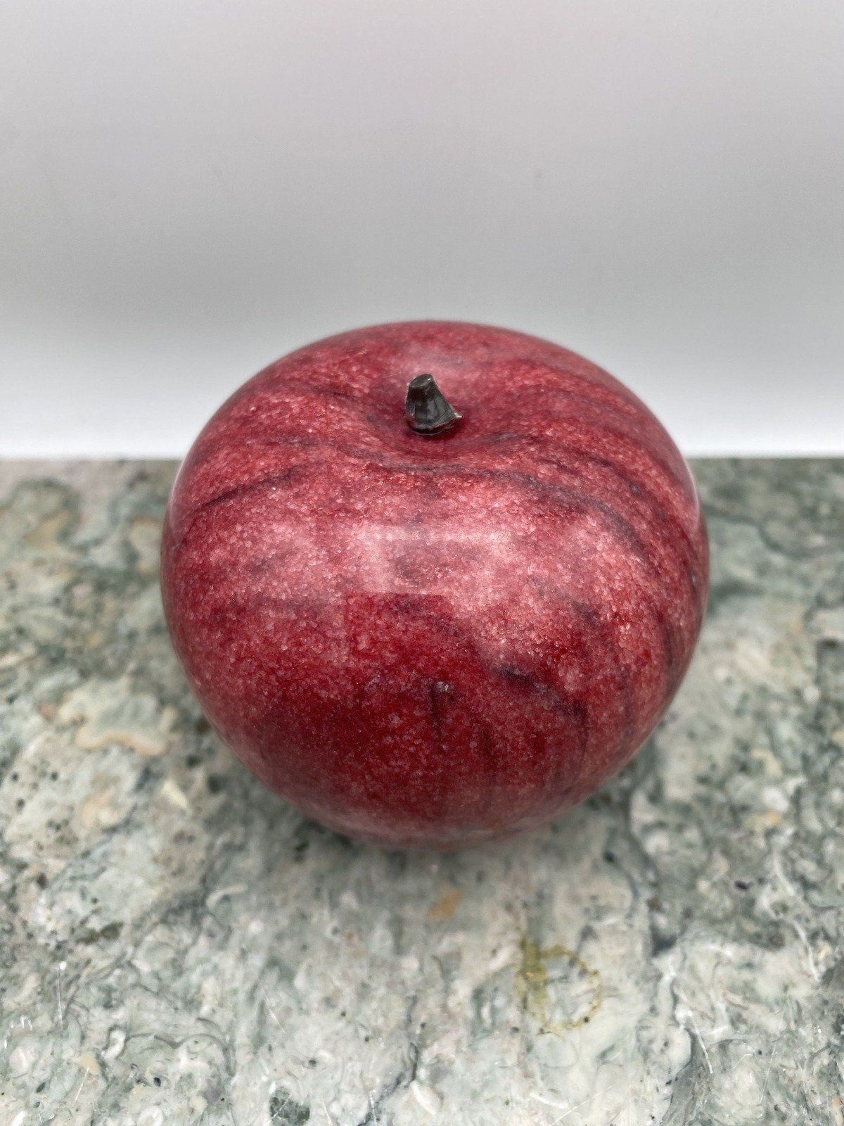 Temple Fruit Dyed Onyx Apple Decor 3