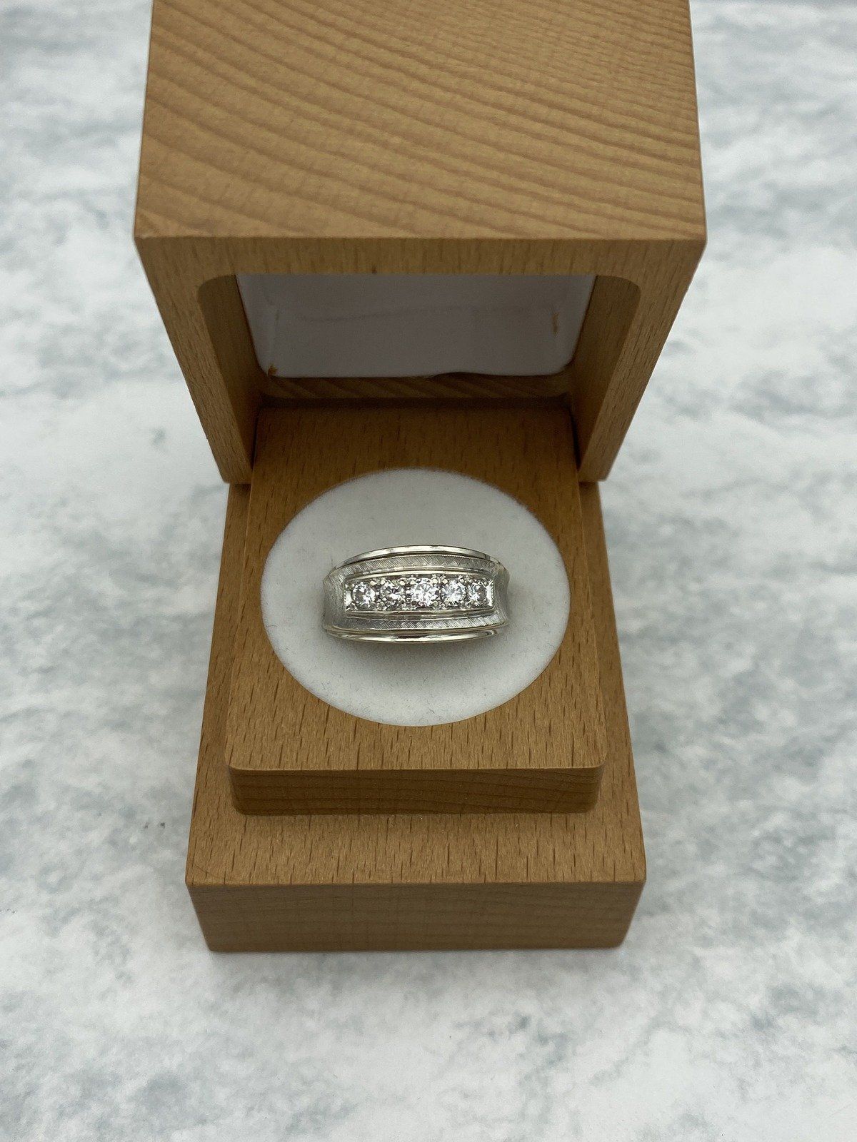 Attractive 14k White Gold .55ctw Vintage c.1940s/50s Men's Diamond Ring w Brushed Center Curvature 6