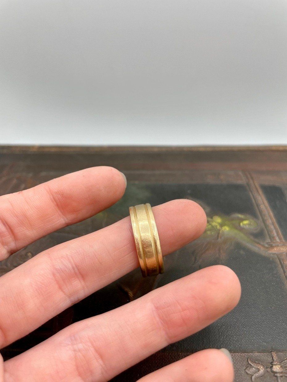 Hefty 14k Gold Men's Wide Ring Band w Carved Striping 4