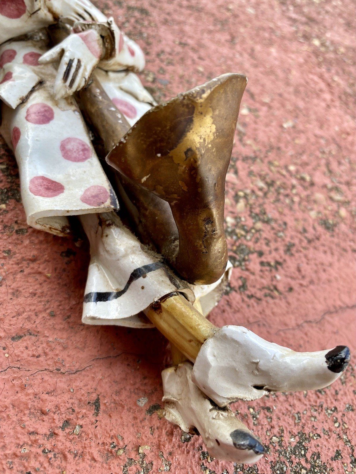 Pair of Vintage Handmade Pottery Painted Hobo Pucci Style Clown Scluptures 6