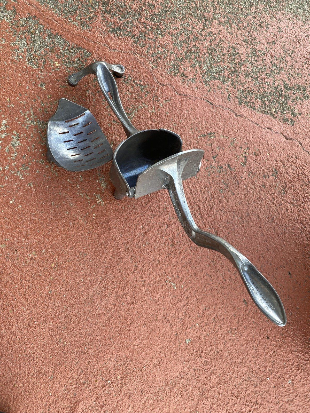 Vintage USA Made Aluminum Citrus Juicer 8