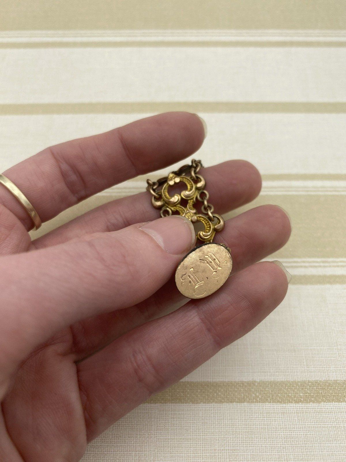 Collectible Antique Early Victorian Gold Filled Acanthus Tiered Wax Seal Fob Brooch 8