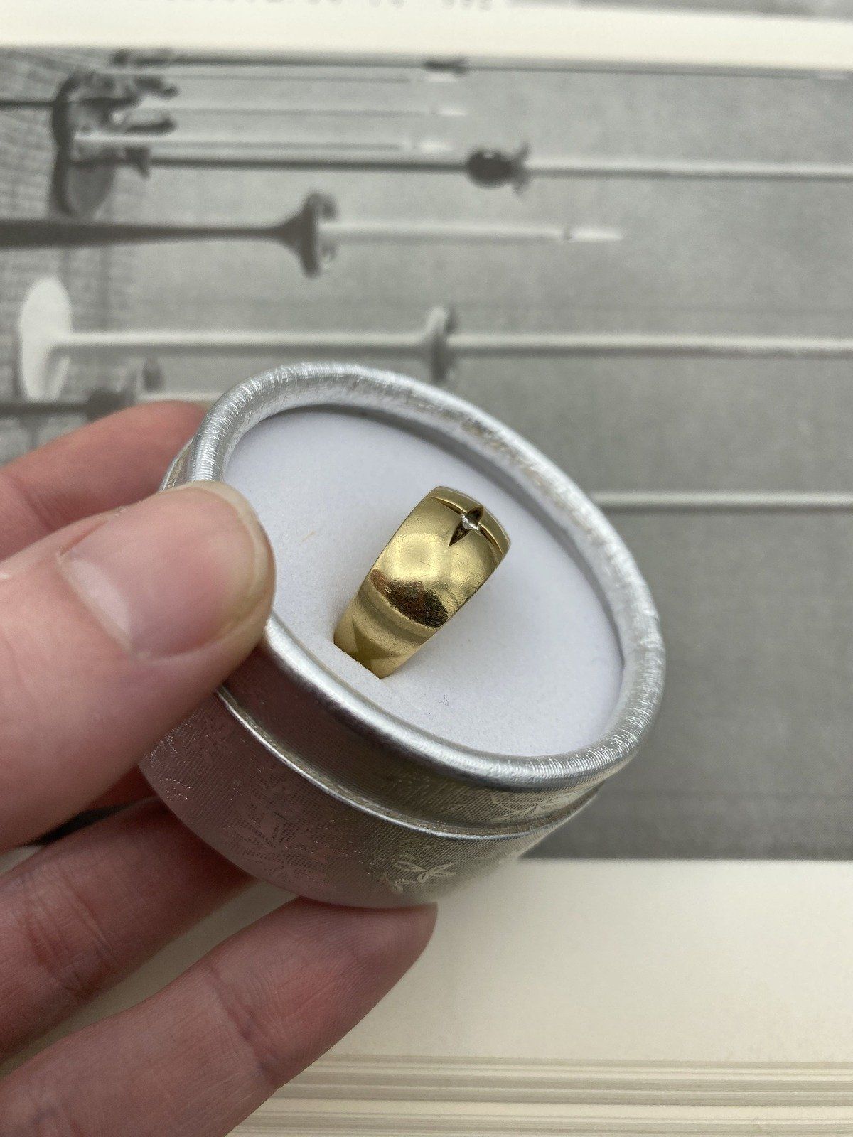Vintage 14k Gold Tapered Bombe Ring w Art Deco Diamond Burst Center Detail 5