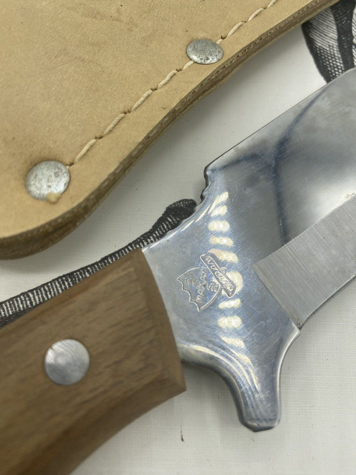 Fixed Blade Wooden Handle Knife in Tan Sheath 2