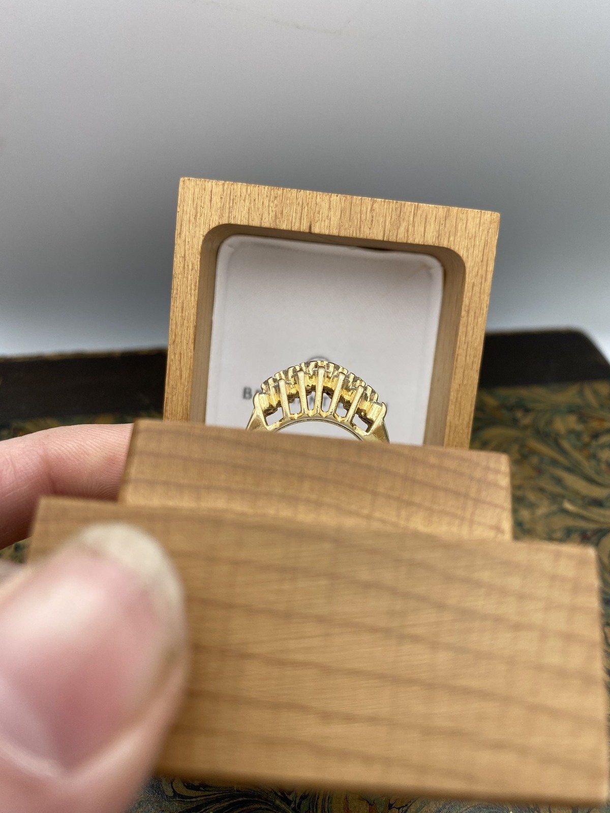 14k Gold Peaked Diamond Ring Band 3