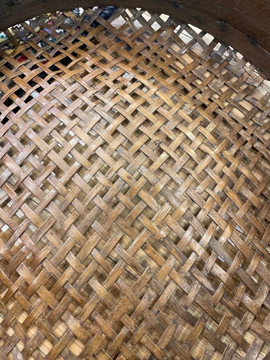 Decorative Wicker Basket Lid Centerpiece 2