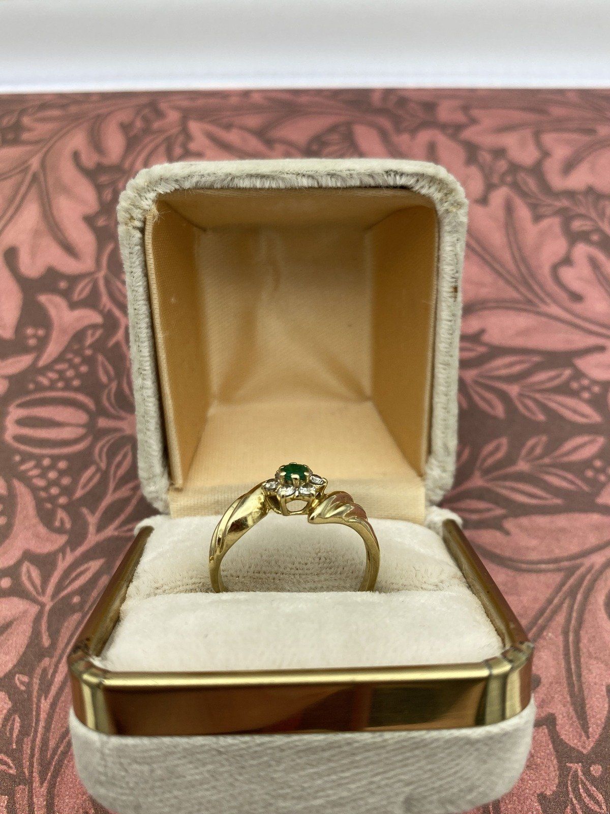 Vintage 14k Gold Emerald + Diamond Flower Ring w Fluted Bypass Shoulders #2605 8