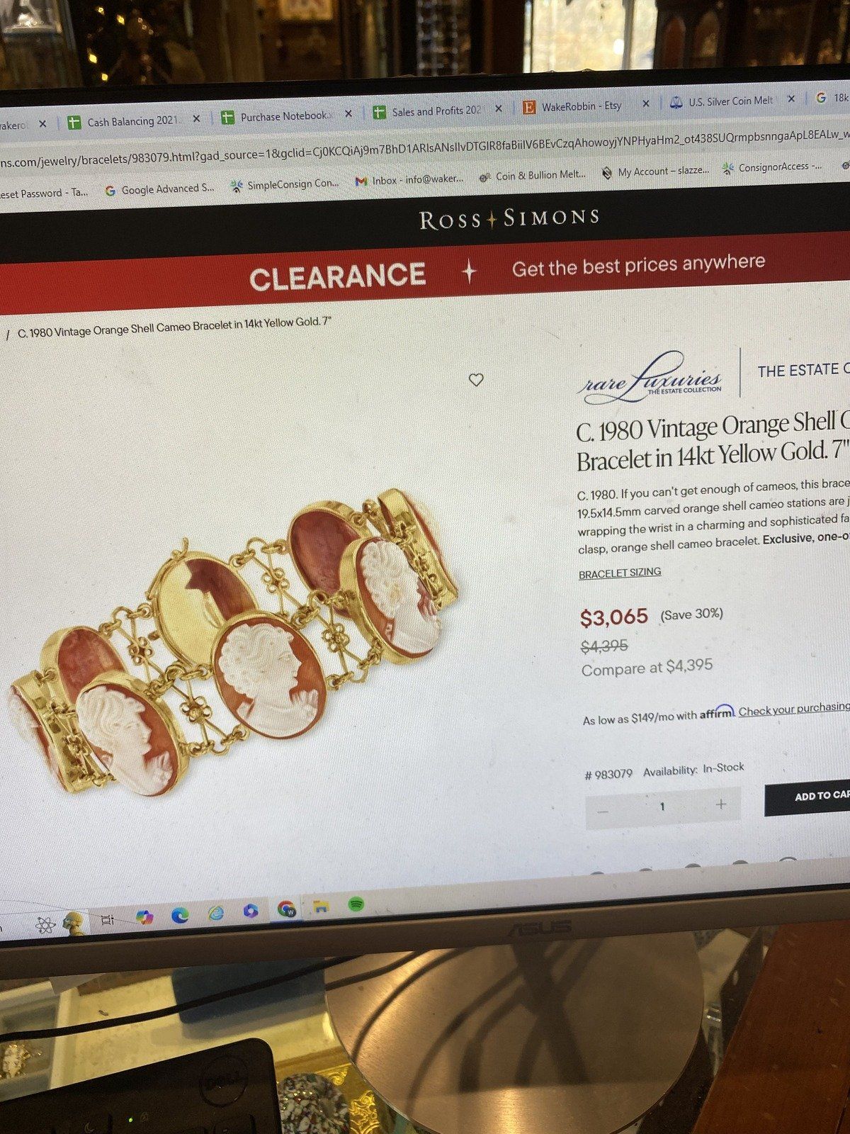 Vintage 18k Gold Large Hexagonal Cameo 7.75 Bracelet 13