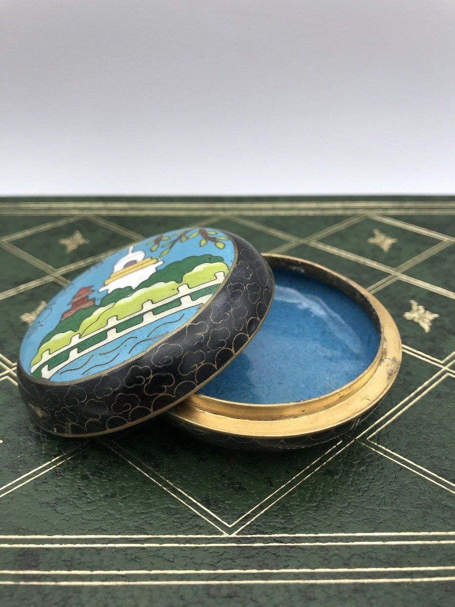 Round Dynasty Scene Cloisonne Painted Brass Trinket Box