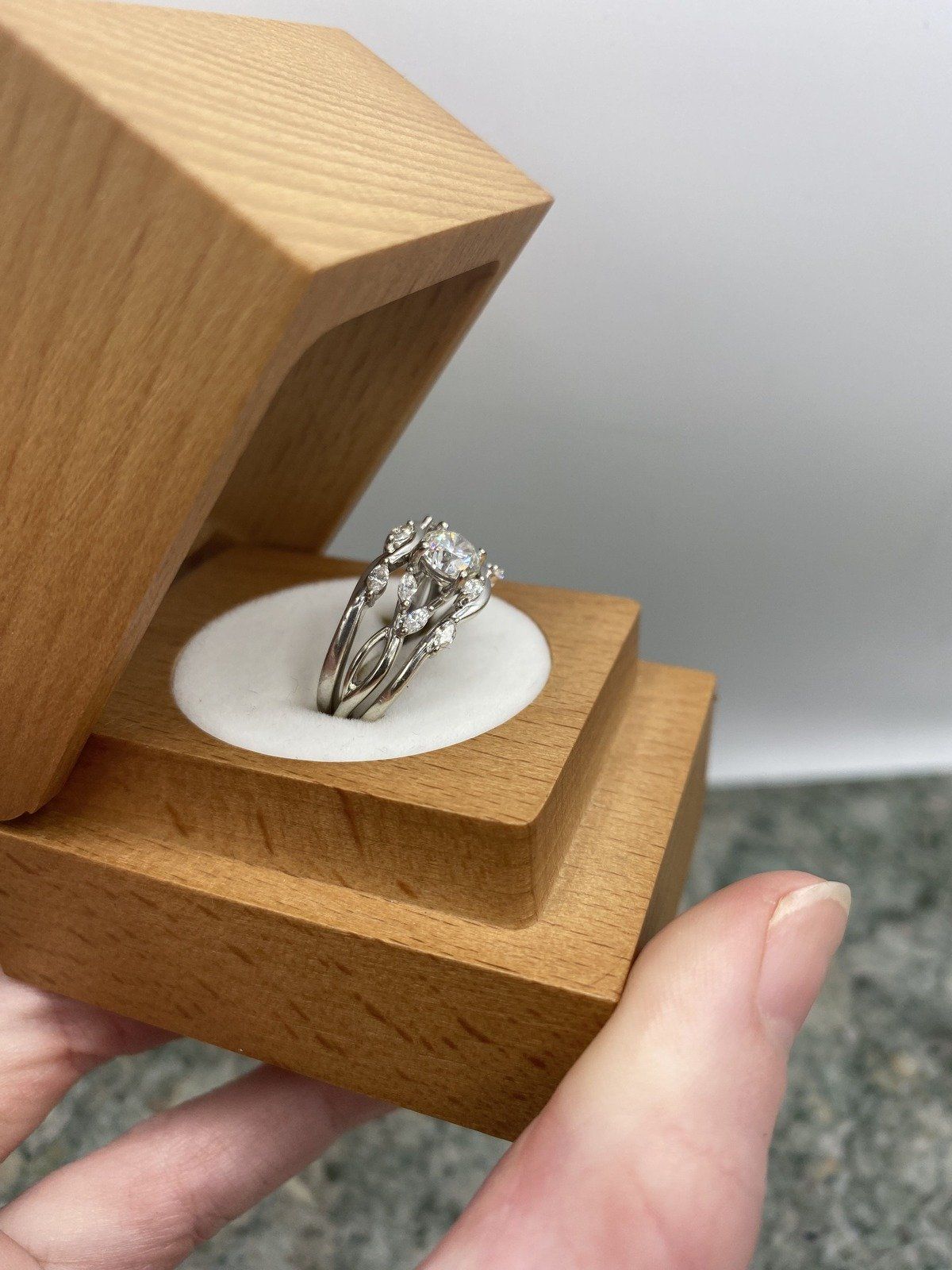 Unique 14k White Gold 1ct Solitaire Center Diamond Engagement Ring + Marquise Scalloped Frond-esc Matching Diamond Bands 4