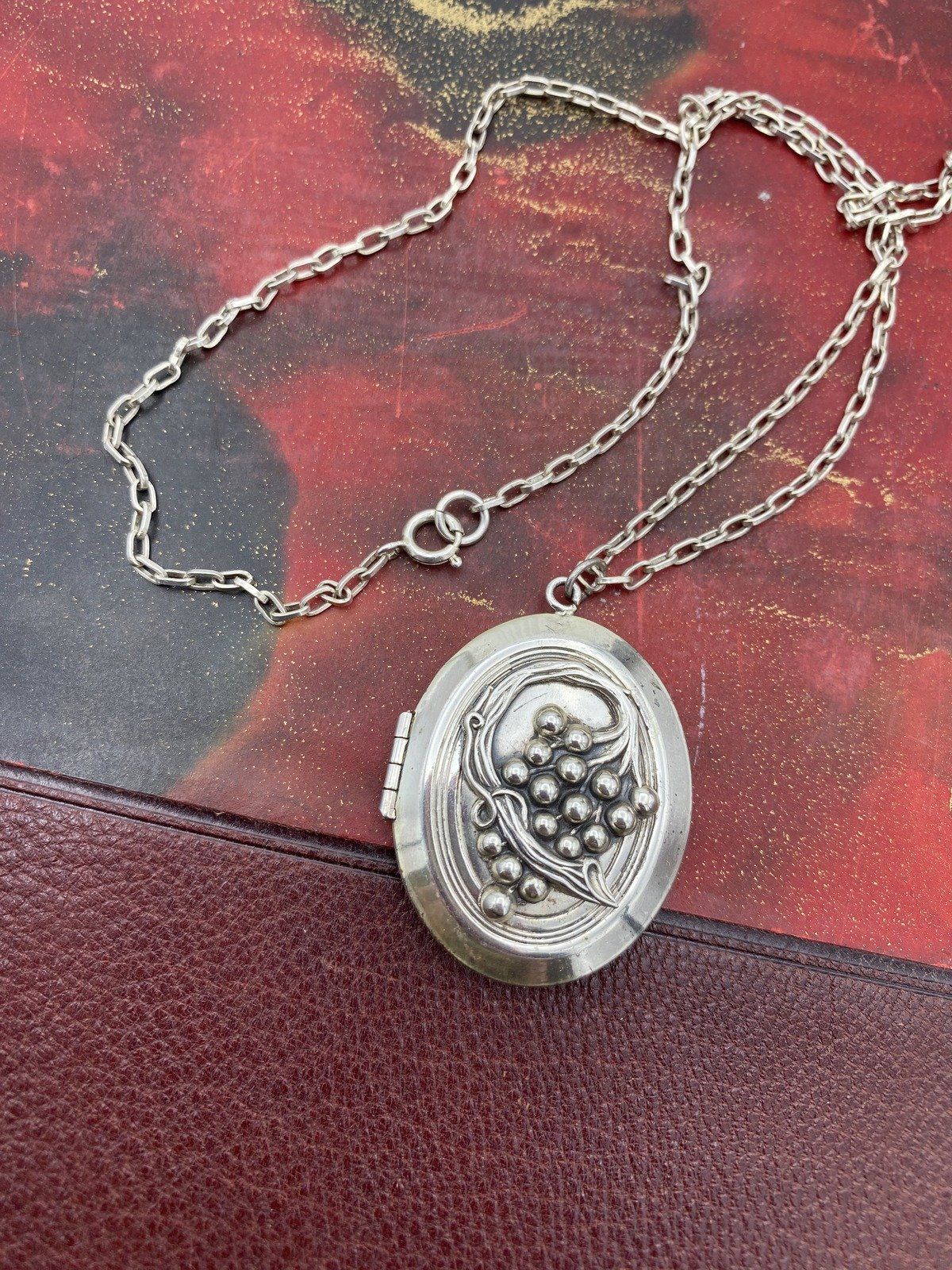 Vintage c.1940s/50s Sterling Silver Large 2 Oval Vine Photo Locket 20 Necklace 2