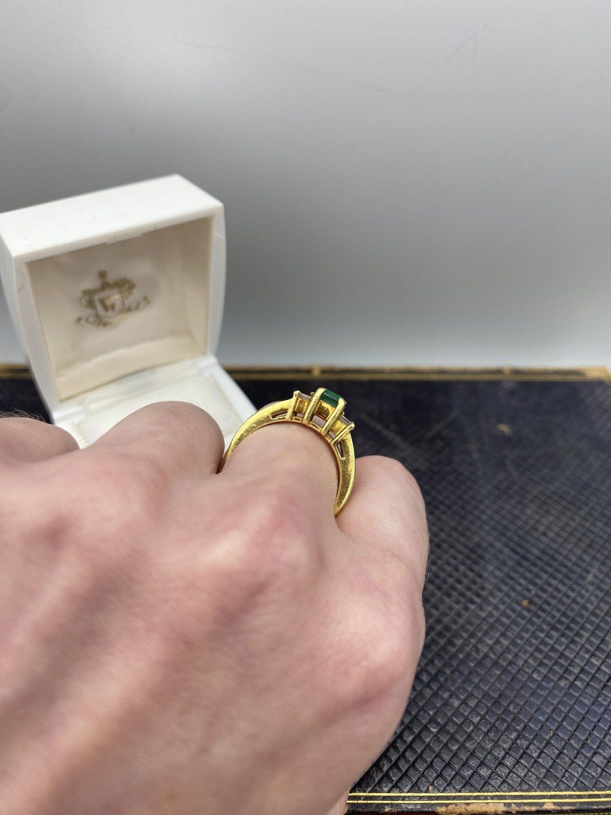 Lovely 18k Gold Vintage Asscher Cut Emerald + Princess Cut Diamond Shoulder Dress Ring 7