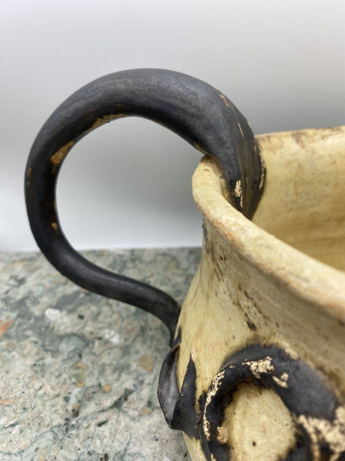 Large Ceramic Pottery Spiraling Line Chamber Pot Unsigned 5