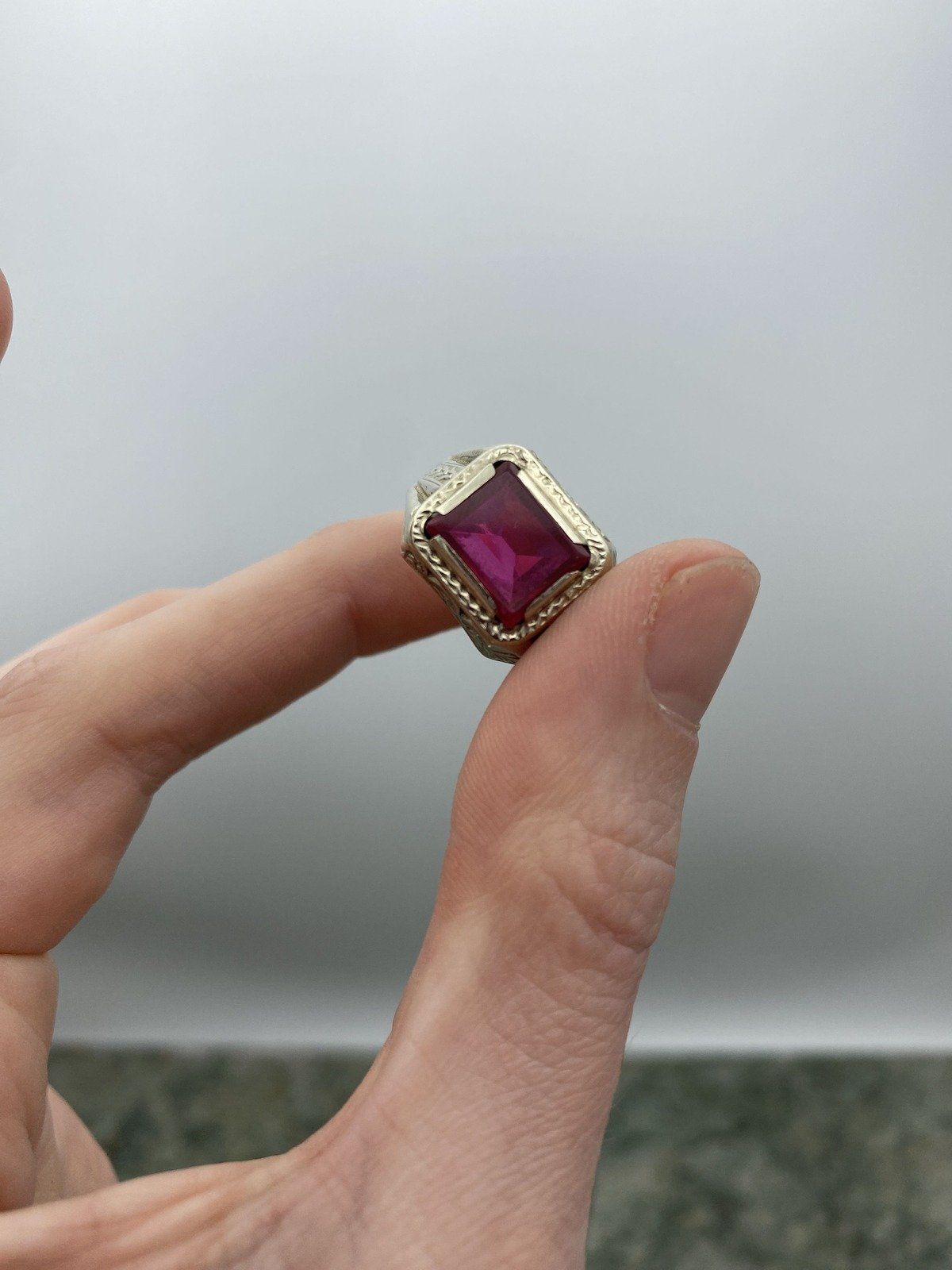 Vintage 14k White Gold Art Deco Wreath + Wheat Ruby Glass Men's Bezel Set Ring 5
