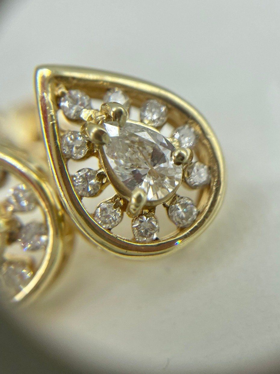 14k Gold Tear Shaped 1.8ctw Diamond Stud Earrings w Pear Cut Diamond Centers 4