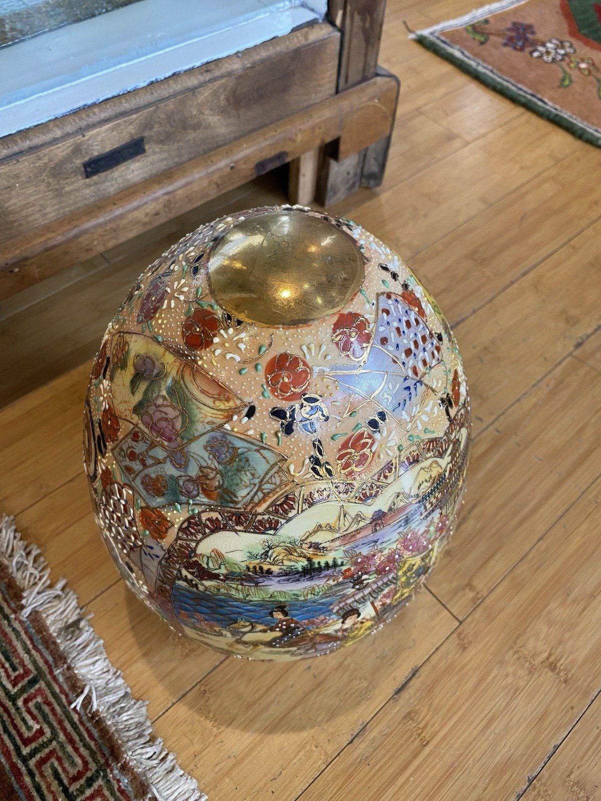 Large Reproduction Satsuma Gilted Porcelain Egg 2