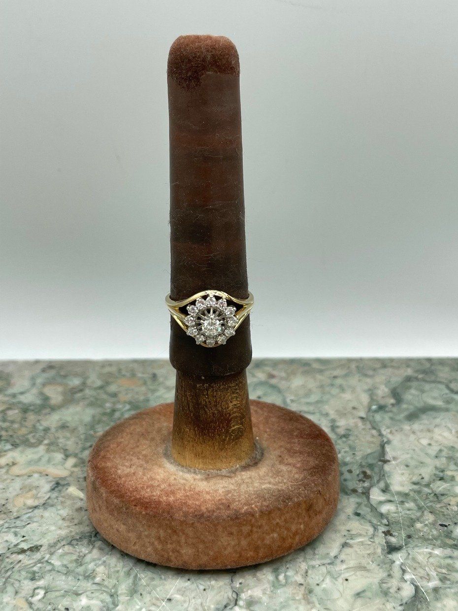 14k Gold .33ct Center Raised Solitaire Diamond Wreathed Ladies Ring 3
