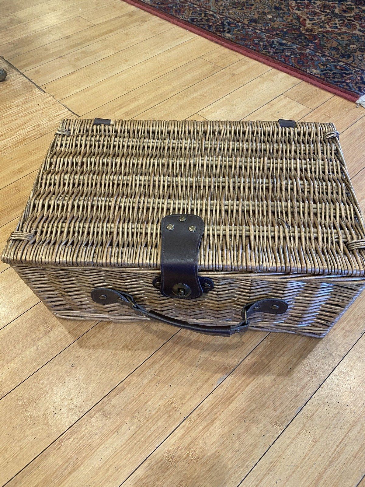 Vintage Style Modern Wicker Picnic Set For Bike/Automobile :) 2
