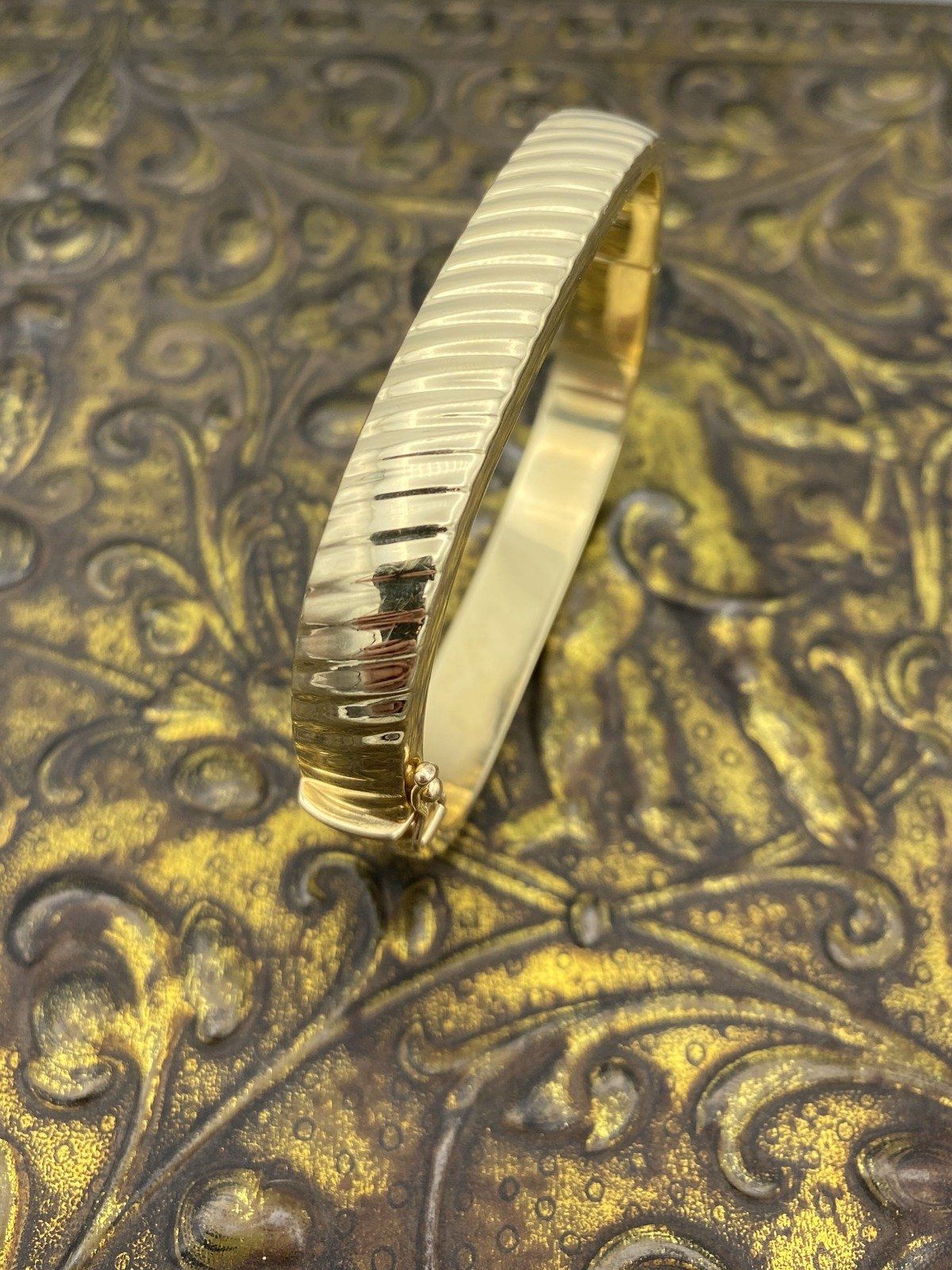 14k Gold Fluted Square Edged Weighty Vintage Bangle Bracelet 7 #3063 3