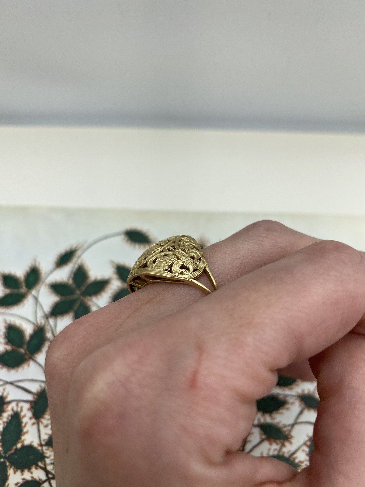 Lovely Reticulated Vintage Italian 14k Gold Acanthus Bombe Ring 6