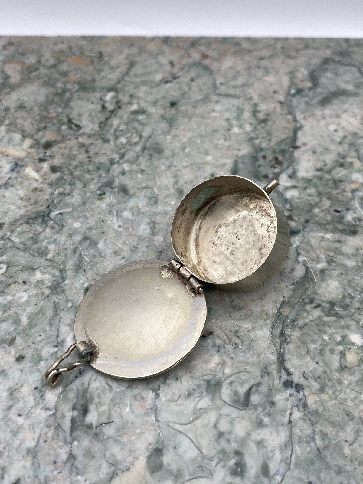 Vintage Alpaca Silver Abalone Pill Box 4