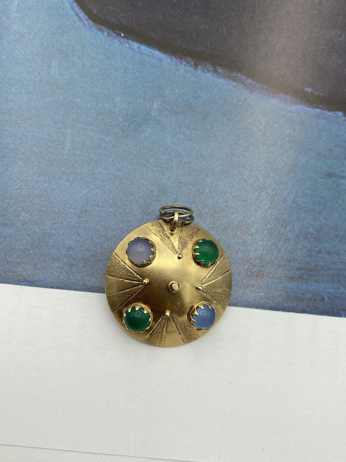 Cool Kinetic 18k Gold Vintage Mid Century c.1950s Roulette Wheel Casino Charm w Enamel Details + Green & Blue Chalcedony Posterior 8