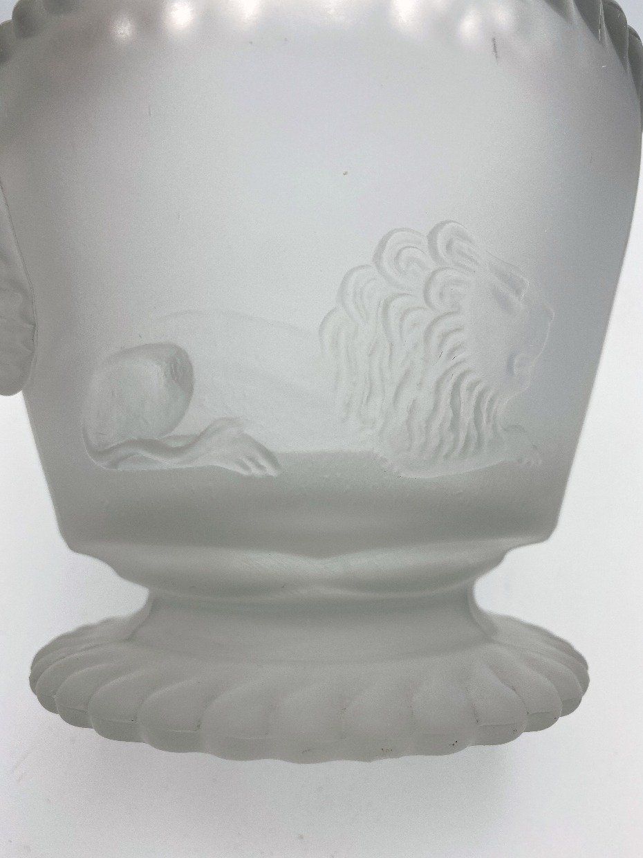 19th c. Gillinder & Son Lion Glass Milk/Water Pitcher 4