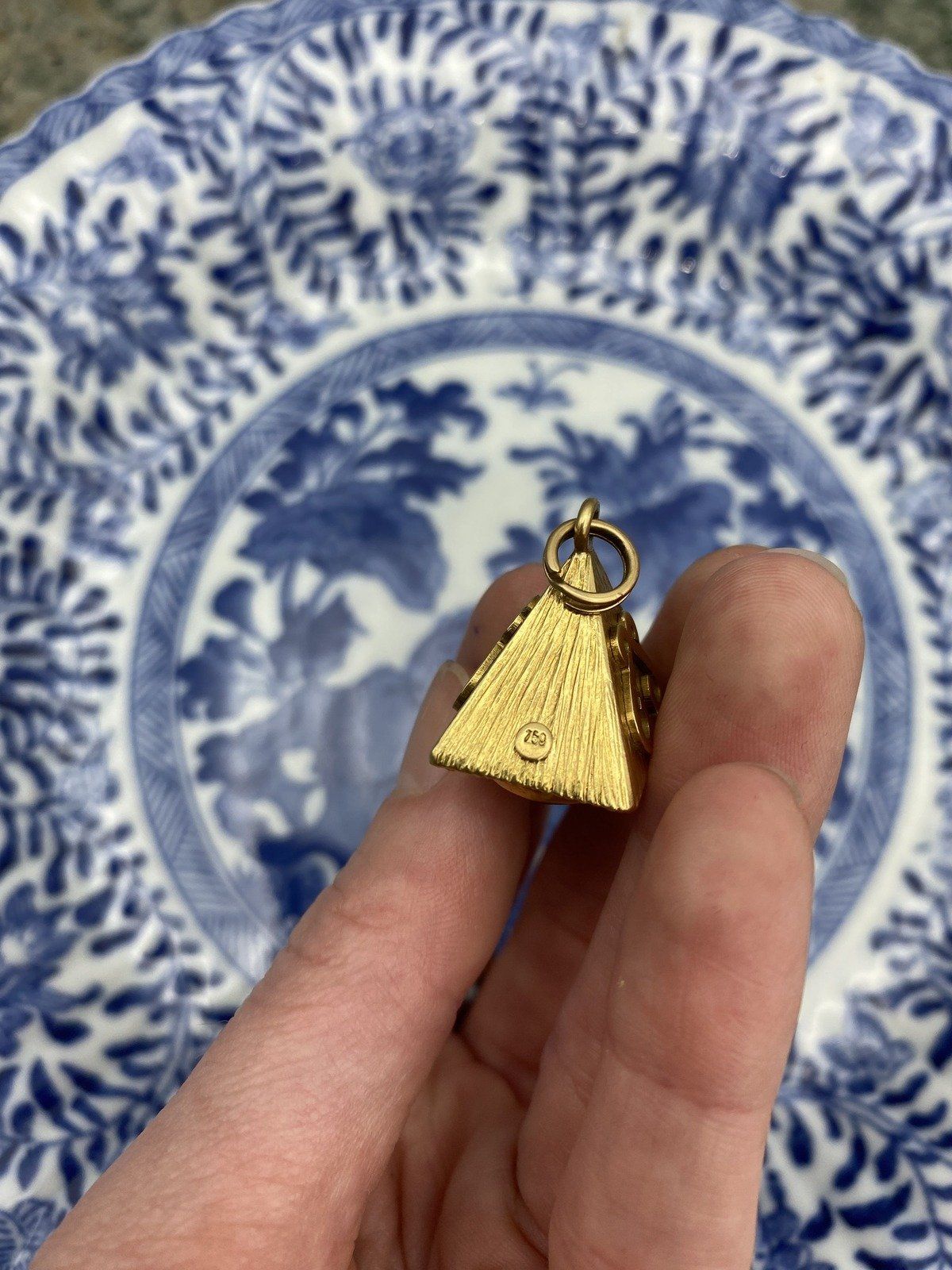 Gorgeous Vintage 18k Gold Etruscan Revival Brown Agate Fob Charm w Scroll Work Detail 7