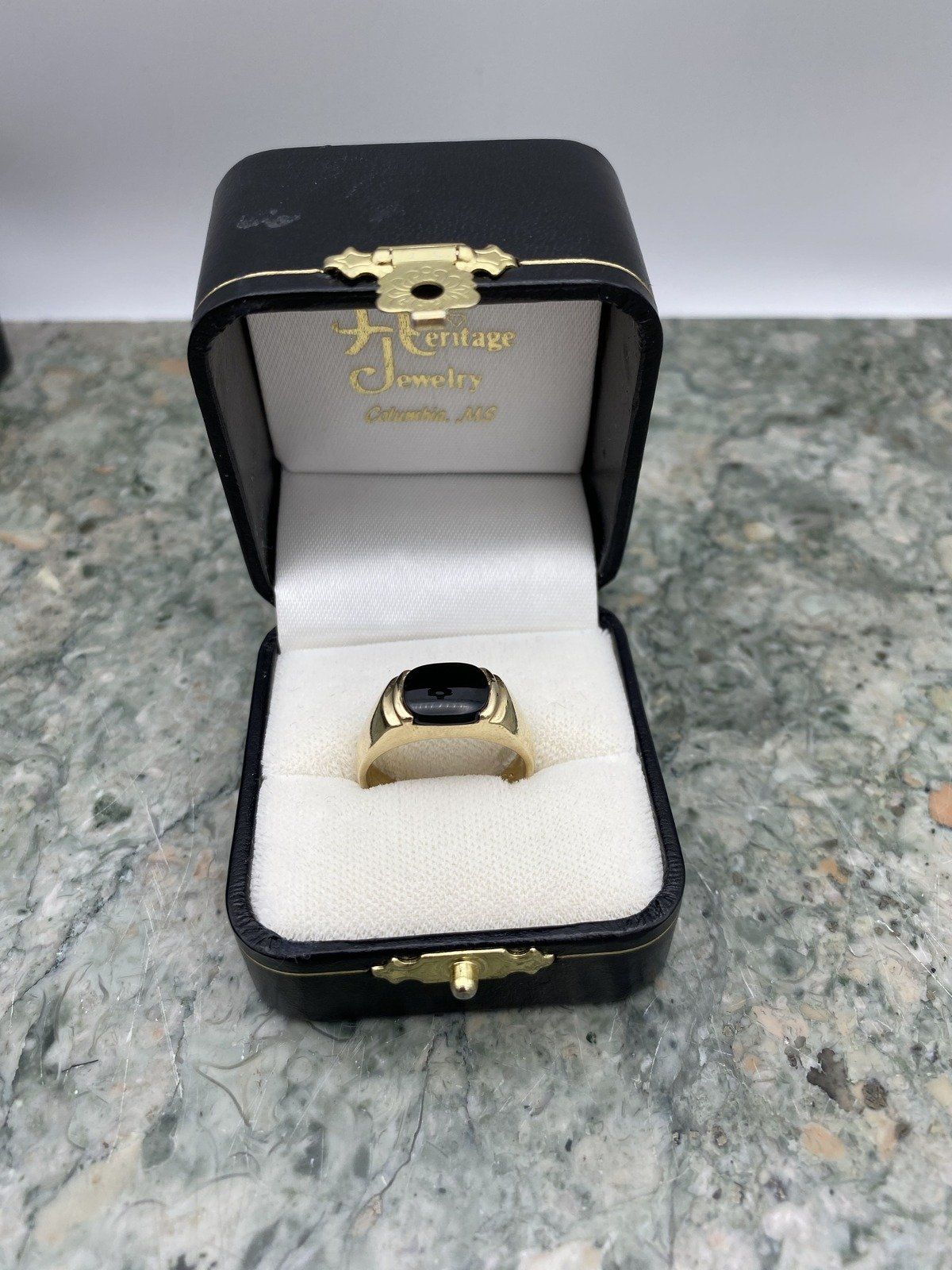 Gents Vintage 14k Gold Flush Set Minimalistic Onyx Ring 3
