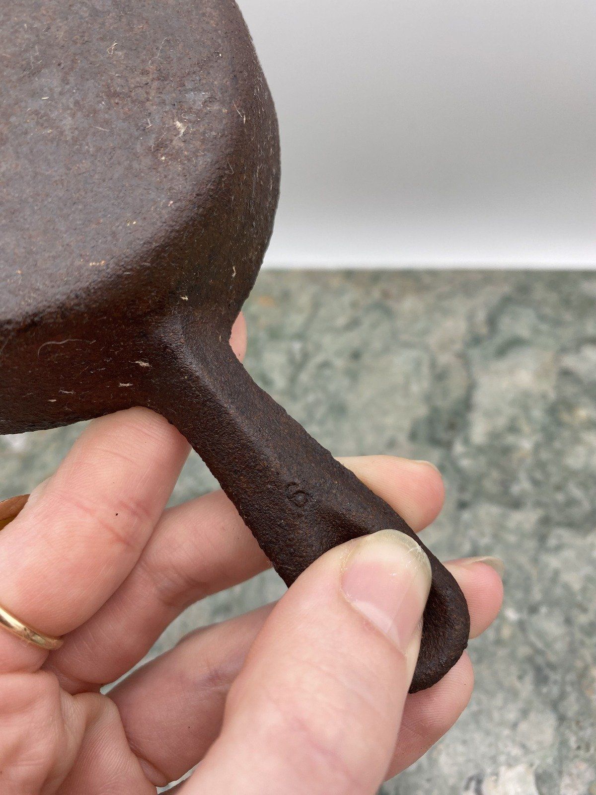 Mini Vintage No. 6 Unmarked Cast Iron Pan 2