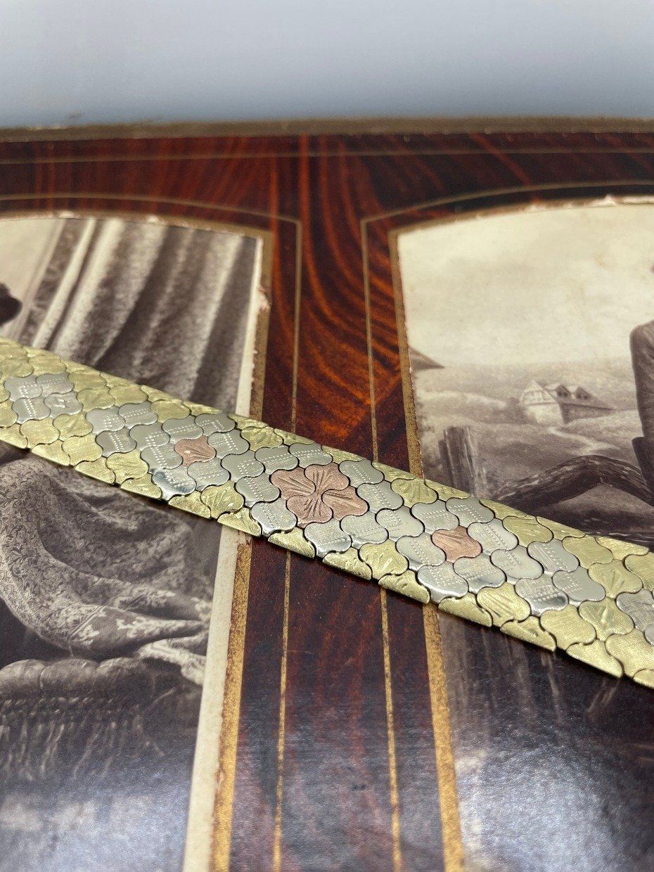Vintage c.1940s Solid 14k Gold + Rose Gold Accented Floral Articulated Mesh Cuff Bracelet 2