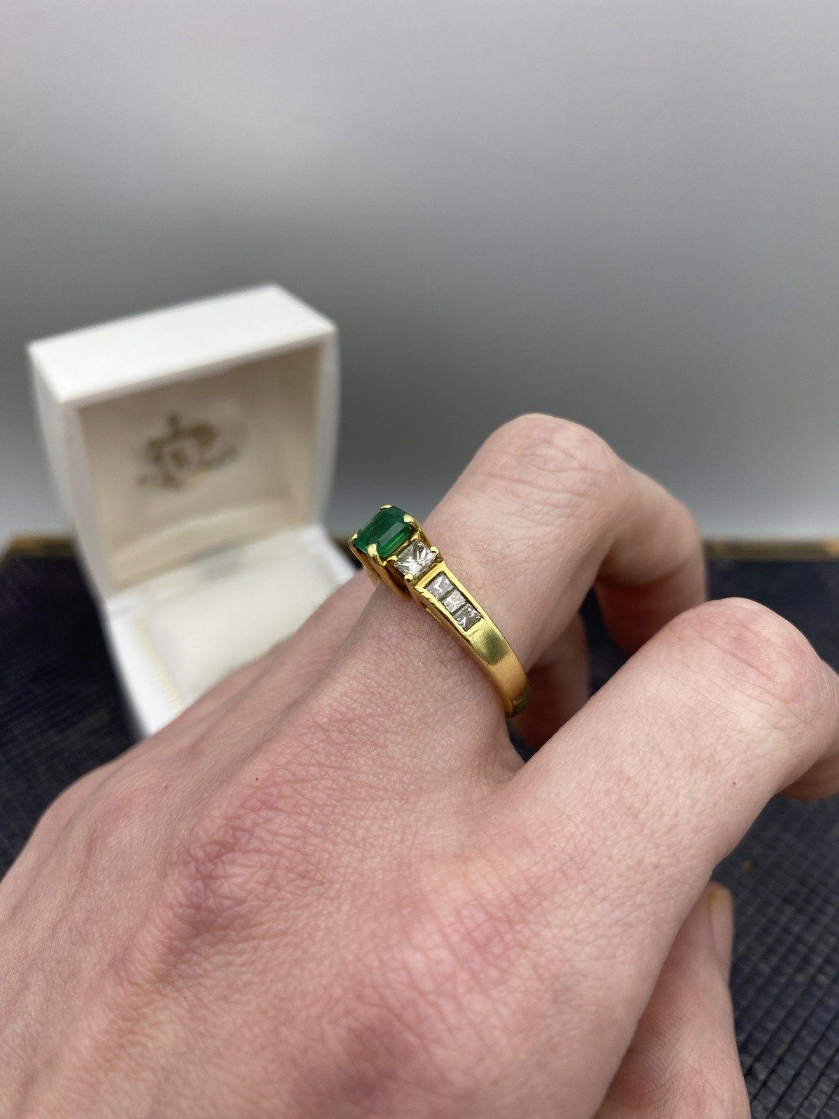 Lovely 18k Gold Vintage Asscher Cut Emerald + Princess Cut Diamond Shoulder Dress Ring 6