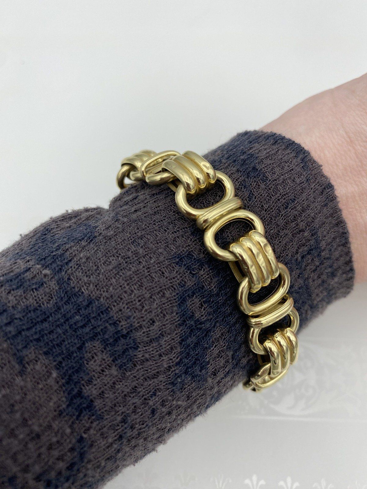 Italian 14k Gold Fluted Double Circle Buckle Link Bracelet 7.25 8