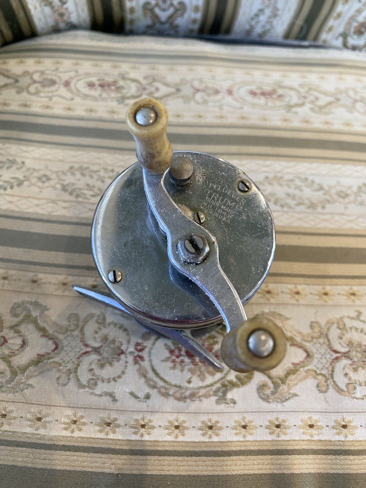 Vintage Flueger TRUMP Anti-Back-Lash Fishing Reel No.1943 5