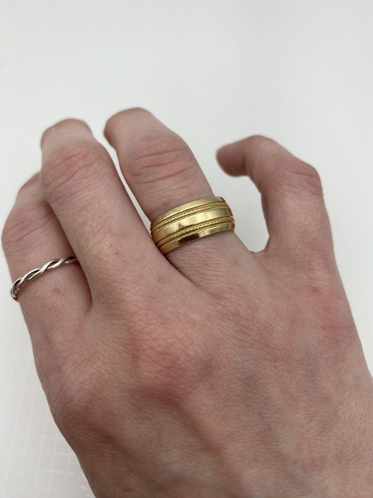 Vintage 14k Gold Hefty 9mm Cigar Ring Band w Fluted + Cable Striping Detail 4